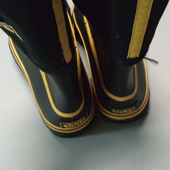 Sorel boots size 5 - Picture 8 of 9